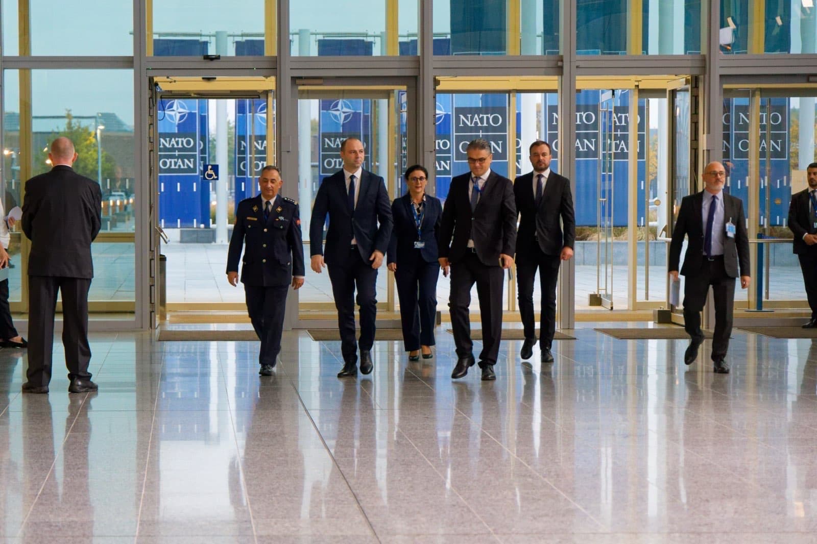 Министерот Мисајловски во Брисел ја предводи македонската делегација на состанокот на Северноатлантскиот совет на НАТО, на ниво министри за одбрана