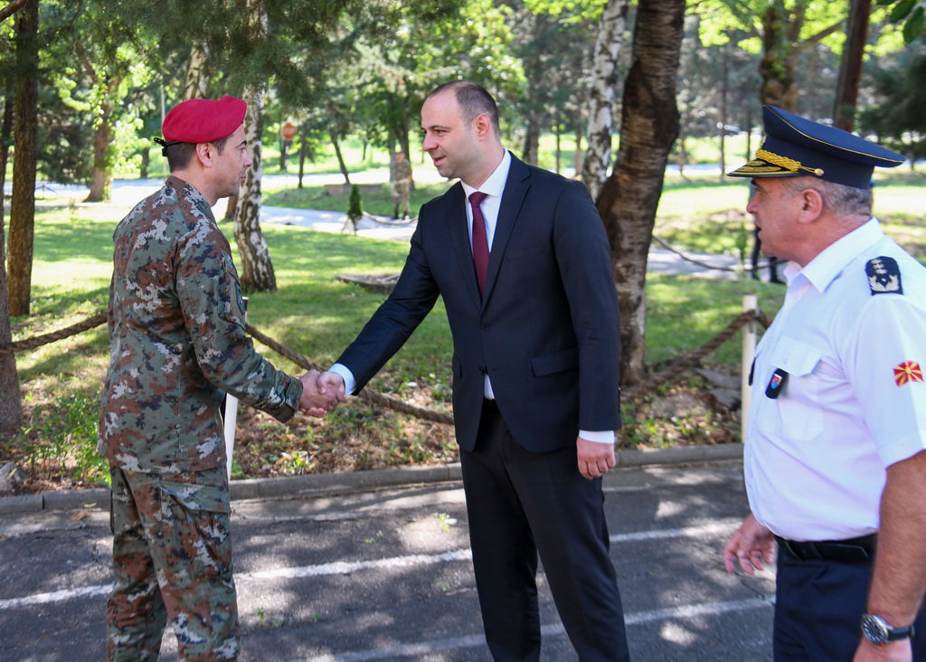 Министерот Мисајловски во посета на припадниците на баталјонот на Специјални сили – Волци: Вие сте инспирација и херои на нашата нација