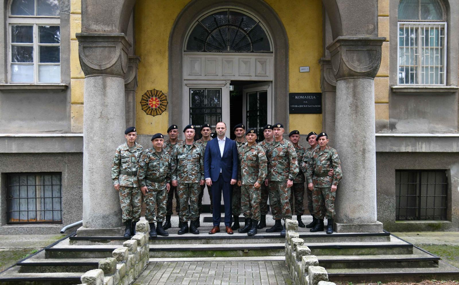 Министерот Мисајловски во посета на Првиот пешадиски баталјон