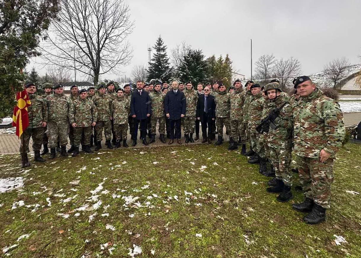 Министерот Мисајловски заедно со припадниците на македонската Армија во операцијата EUFOR-ALTHEA
