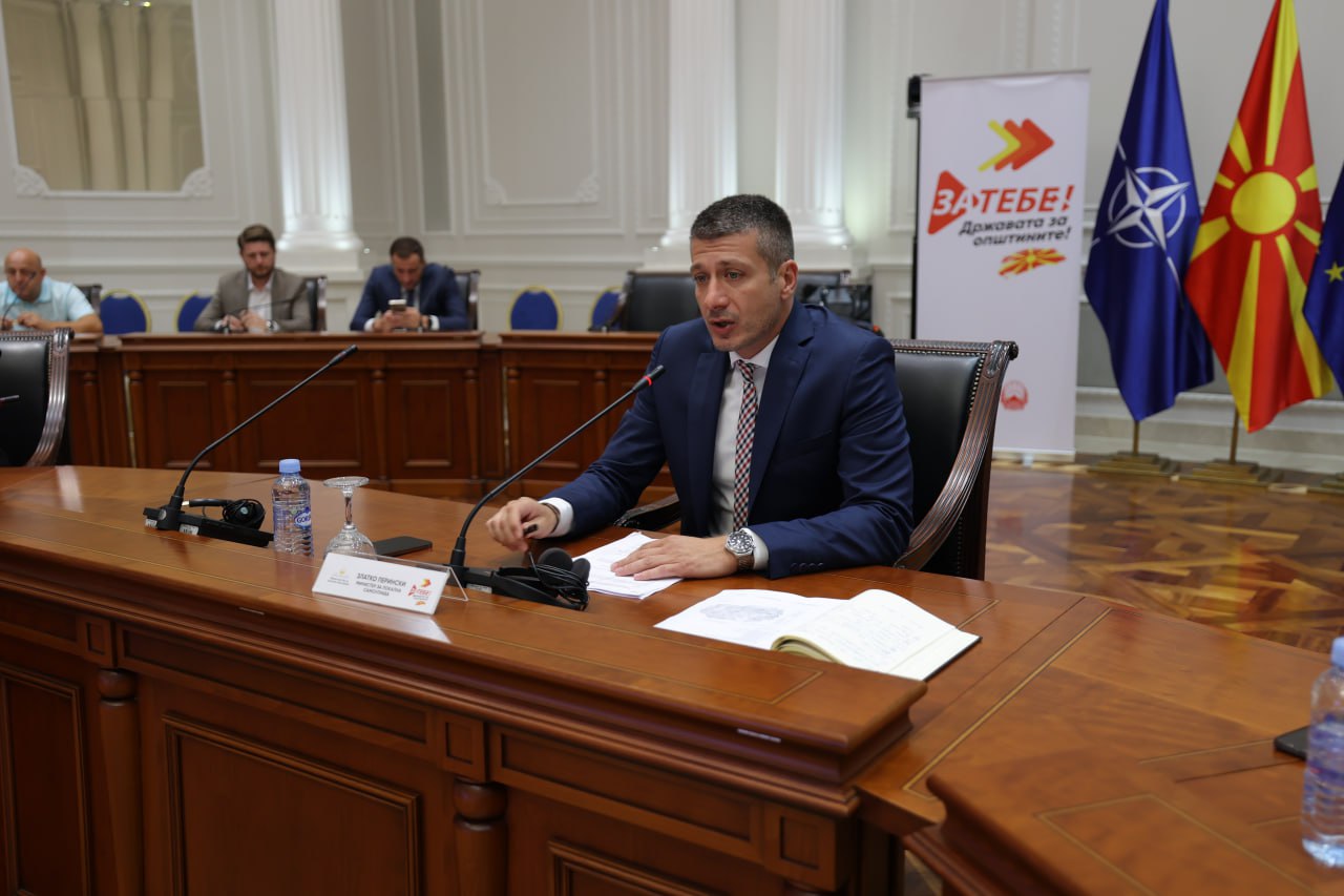 Министерот Перински се состана со градоначалниците од Источниот плански регион: Ме радува што општините покажуваат подготвеност за реализација на издржани проекти, изградба на патишта, регулација на речни корита, како и нова обиколница во Штип