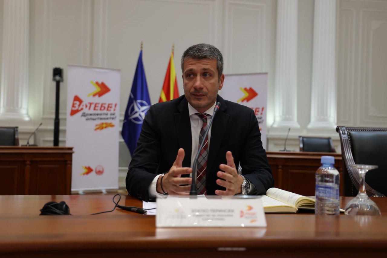 Министерот Перински со градоначалниците од Скопскиот плански регион: Убеден сум дека општините ќе аплицираат со зрели проекти и првите 100 милиони евра од Владата наскоро ќе ги почувствуваат граѓаните со решавање на нивни приоритетни потреби