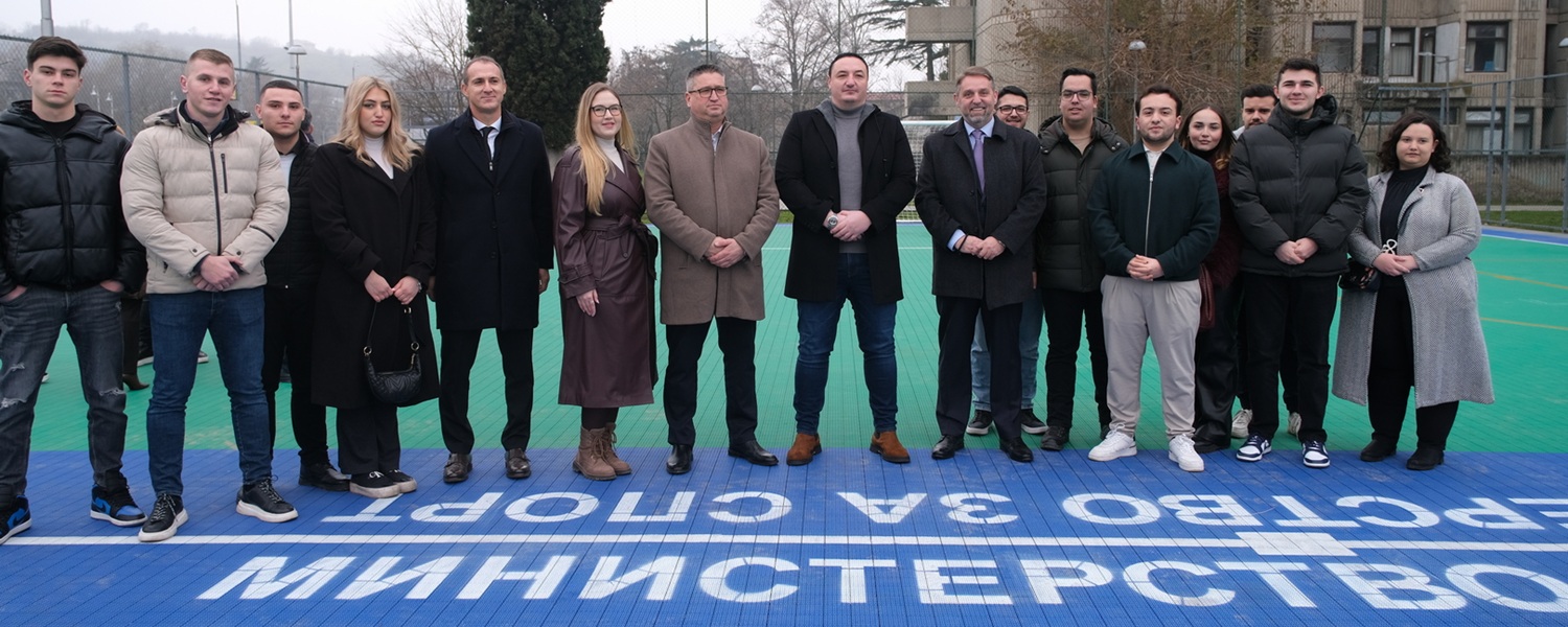 Министерот Ристовски го исполни ветувањето за студентите - Реконструирани спортските игралишта во СД „Гоце Делчев“ во Скопје