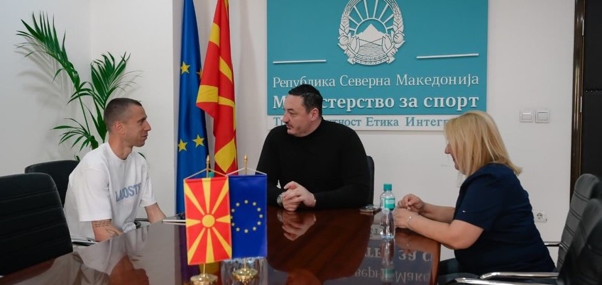 Министерот Ристовски му честиташе на Дарио Ивановски за извонредниот успех на Белградскиот маратон