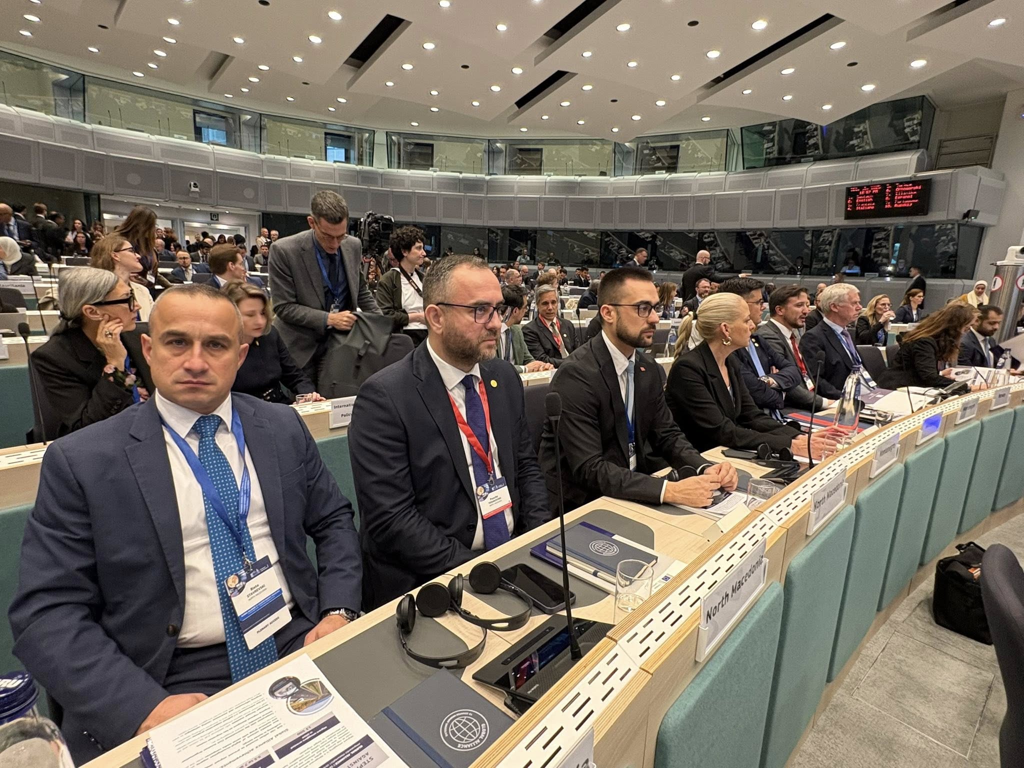 Министерот Тошковски во Брисел: Македонија ја потврдува посветеноста во борбата против криумчарењето мигранти