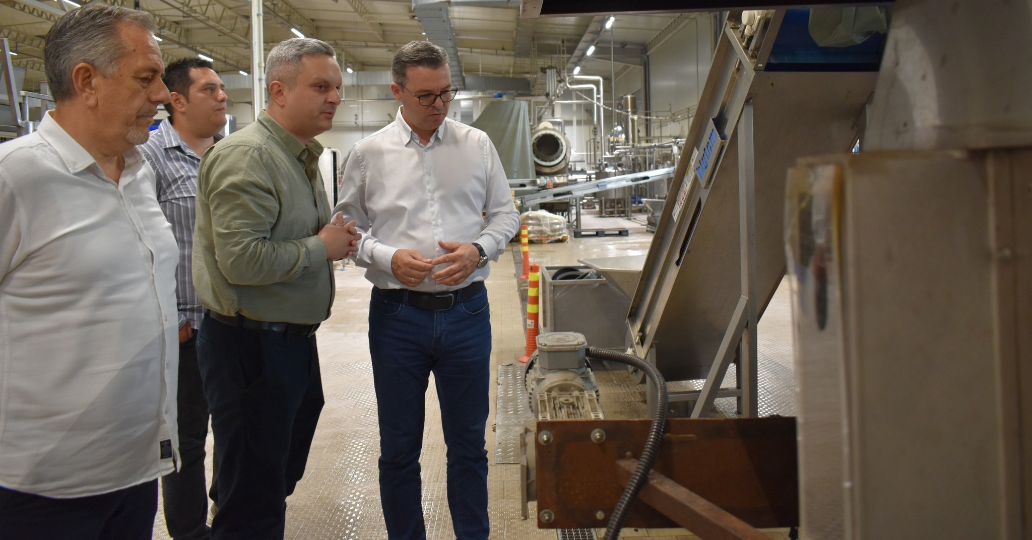 Министерот Трипуновски ја посети фабриката GreenDeli во Гостивар