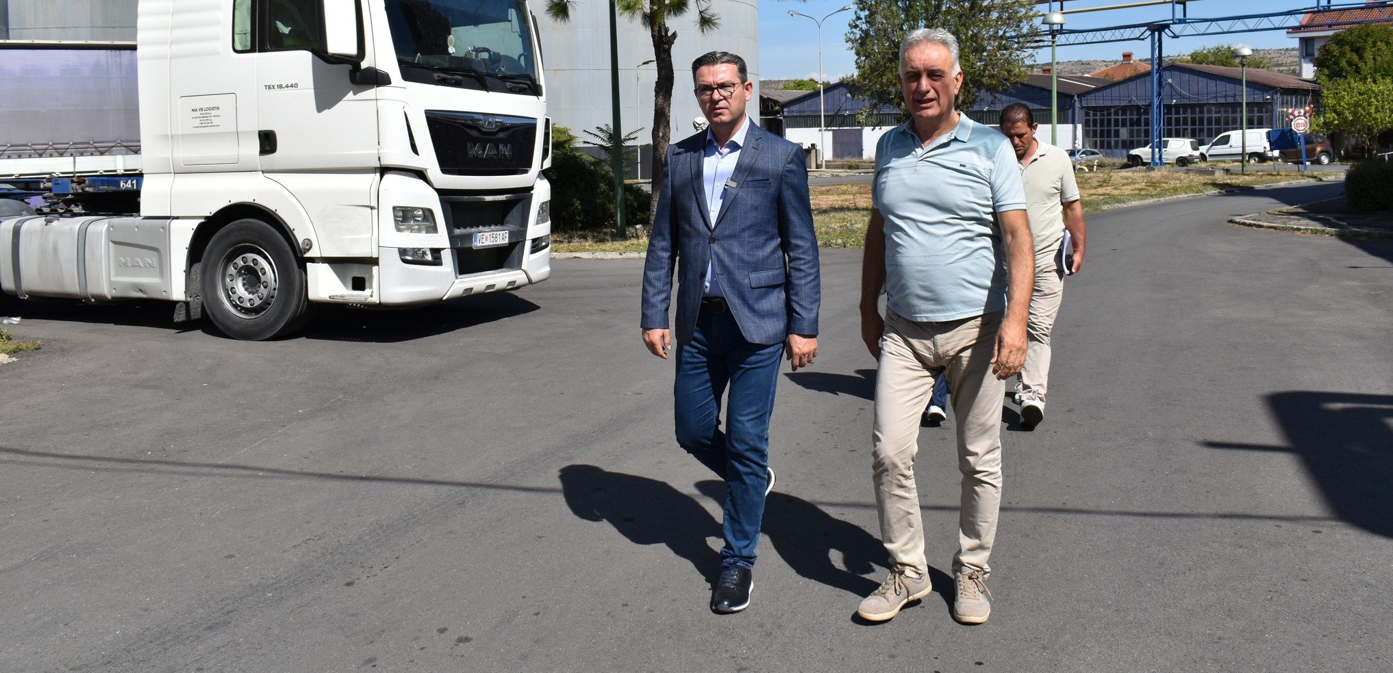 Министерот Трипуновски ја посети прехранбената индустрија „Кристал 1923”