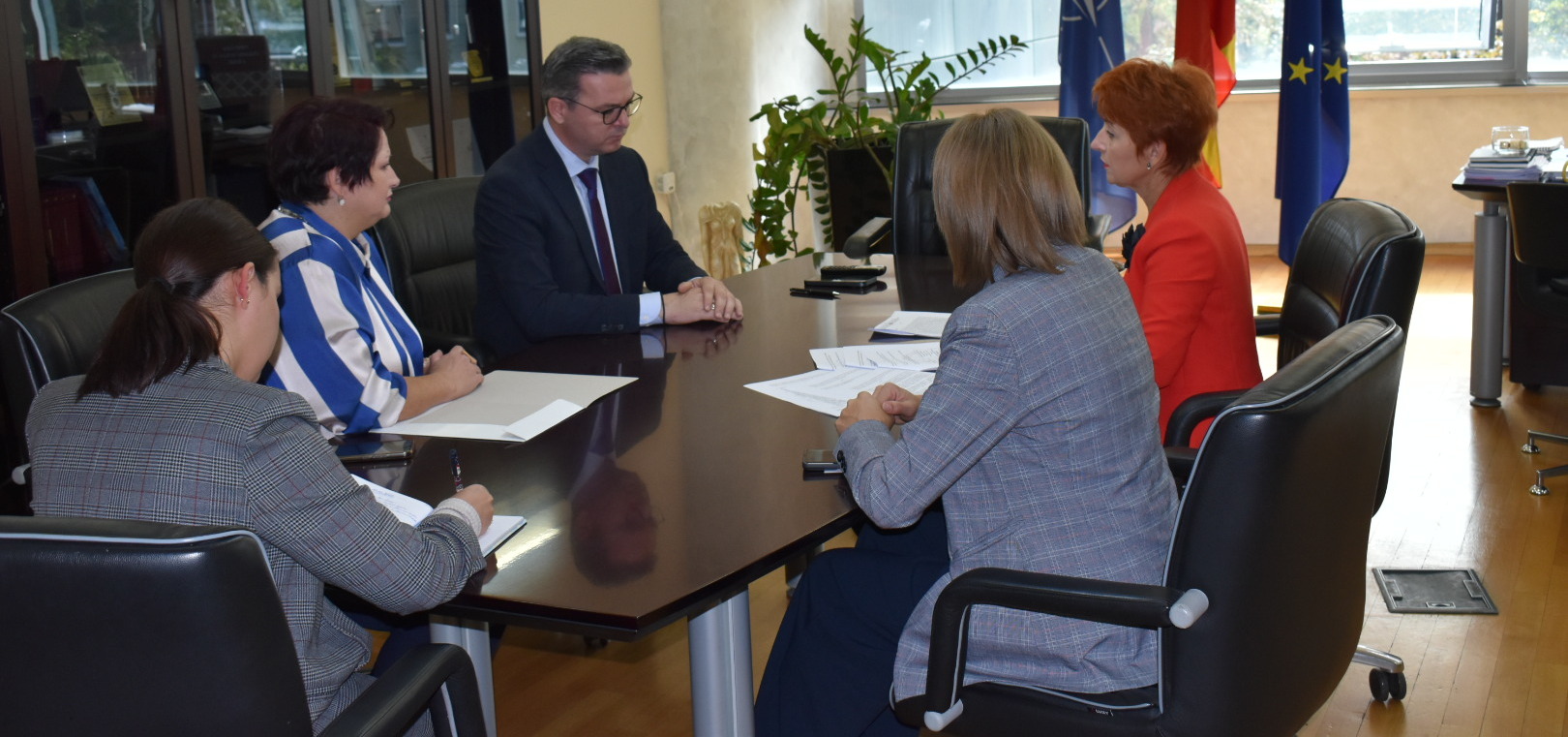 Министерот Трипуновски потпиша договор со Научниот институт за тутун – Прилеп за користење на финансиска поддршка од над 25 милиони денари