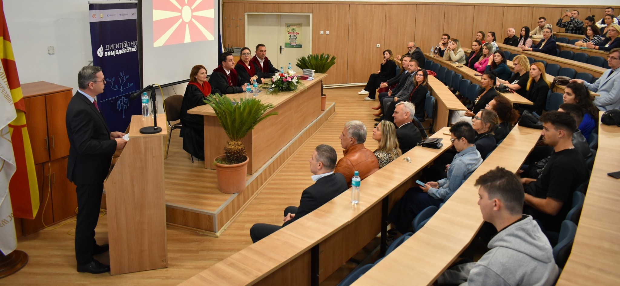 Министерот Трипуновски присуствуваше на првиот академски час на Факултетот за земјоделски науки и храна