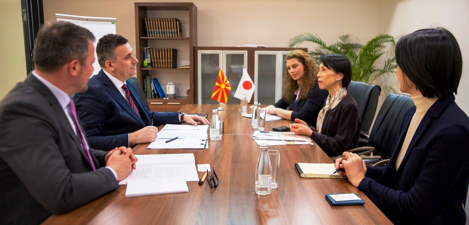 Министерот Хоџа оствари средба со амбасадорката на Јапонија, Кавахара Сетсуко