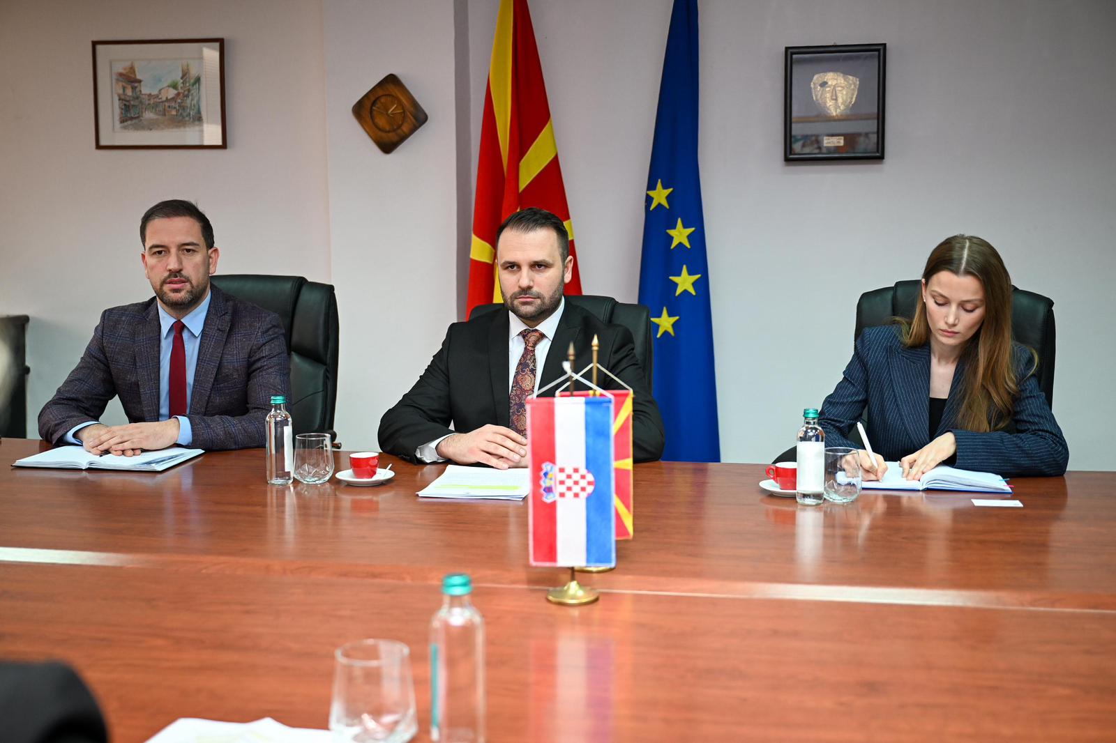 Министерот за економија и труд Бесар Дурмиши оствари средба со амбасадорката на Република Хрватска, Н.Е. Нивес Тигањ