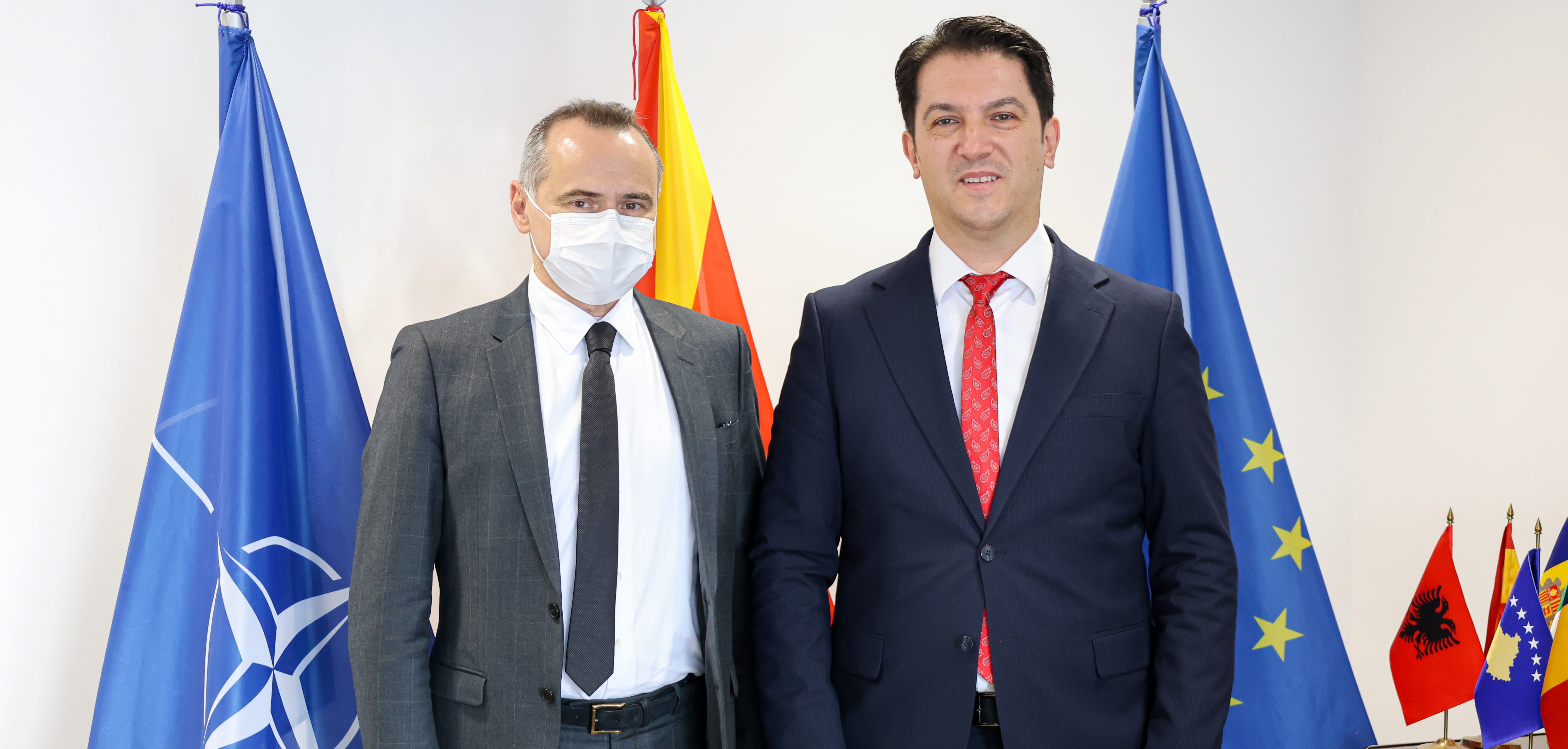 Министерот за европски прашања, г. Беким Сали, оствари средба со амбасадорот на Република Франција во Северна Македонија, г. Кристоф Ле Риголер