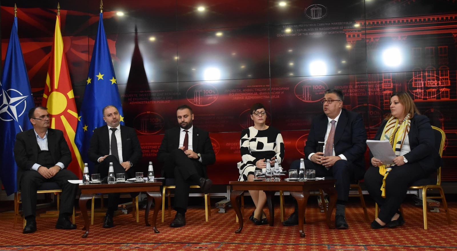 МИНИСТЕРОТ ЗА ЈАВНА АДМИНИСТРАЦИЈА ГОРАН МИНЧЕВ НА ПРВАТА ТРИБИНА ОД ПЛАТФОРМАТА "100% ПОСВЕТЕНО ЗА ТЕБЕ"