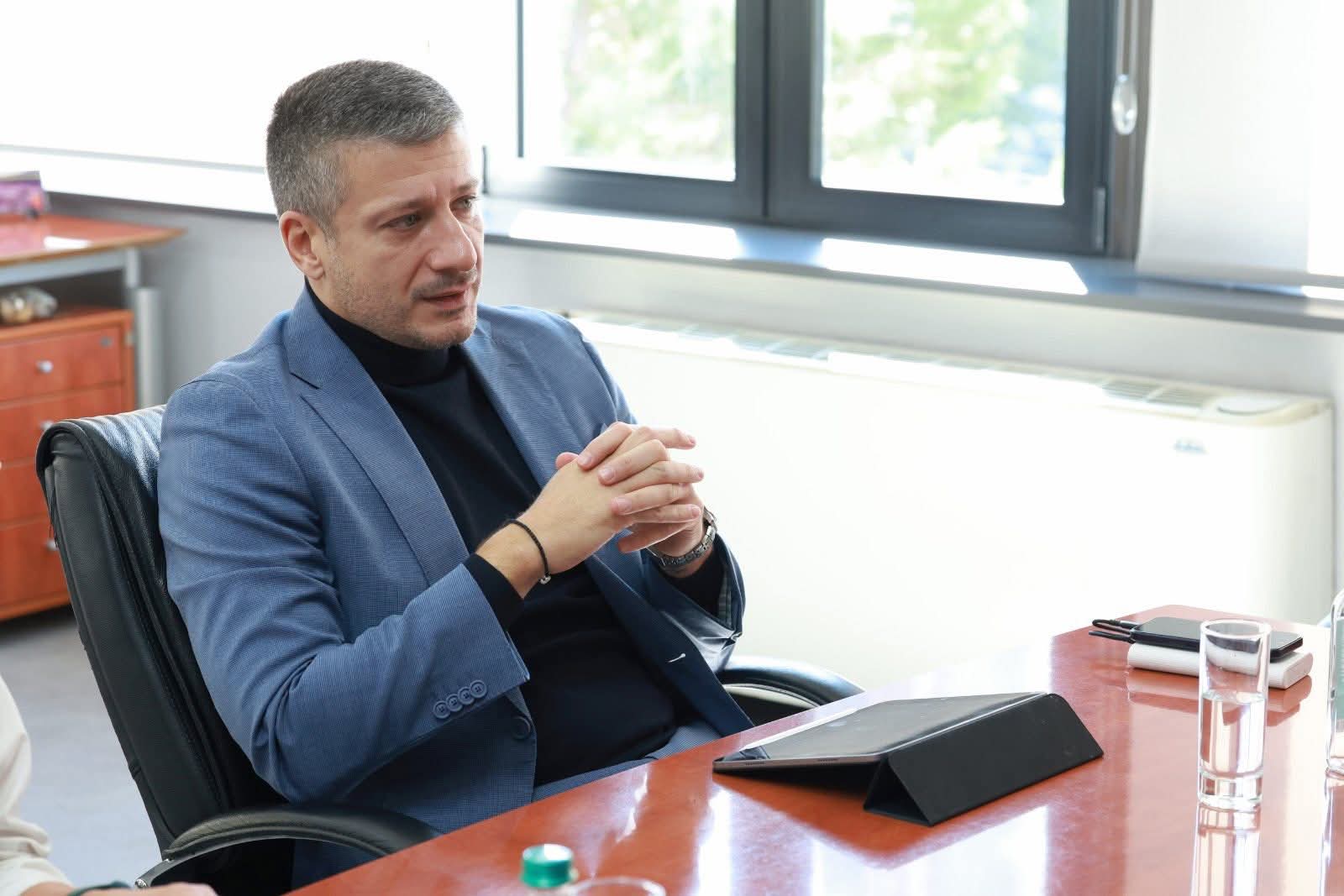 Министерот за локална самоуправа, Златко Перински, како член на Советодавниот одбор на проектот „Заедници со интегритет“, активно го следи текот на реализацијата на предвидените проектни активности