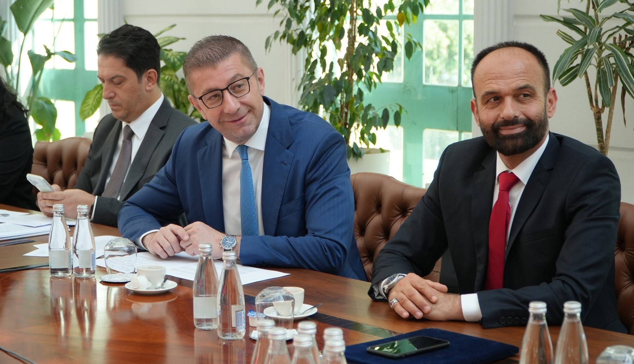 Министерот за правда Јетон Шасивари денеска во Владата  учествуваше на работен состанок посветен на спроведувањето на Реформската агенда и напредокот во процесот на европска интеграција