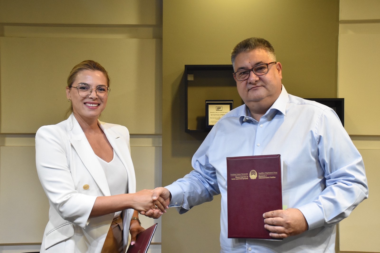    Министерството за јавна администрација и Вита Институт потпишаа Меморандум за соработка за развој на лидерски и менаџерски капацитети
