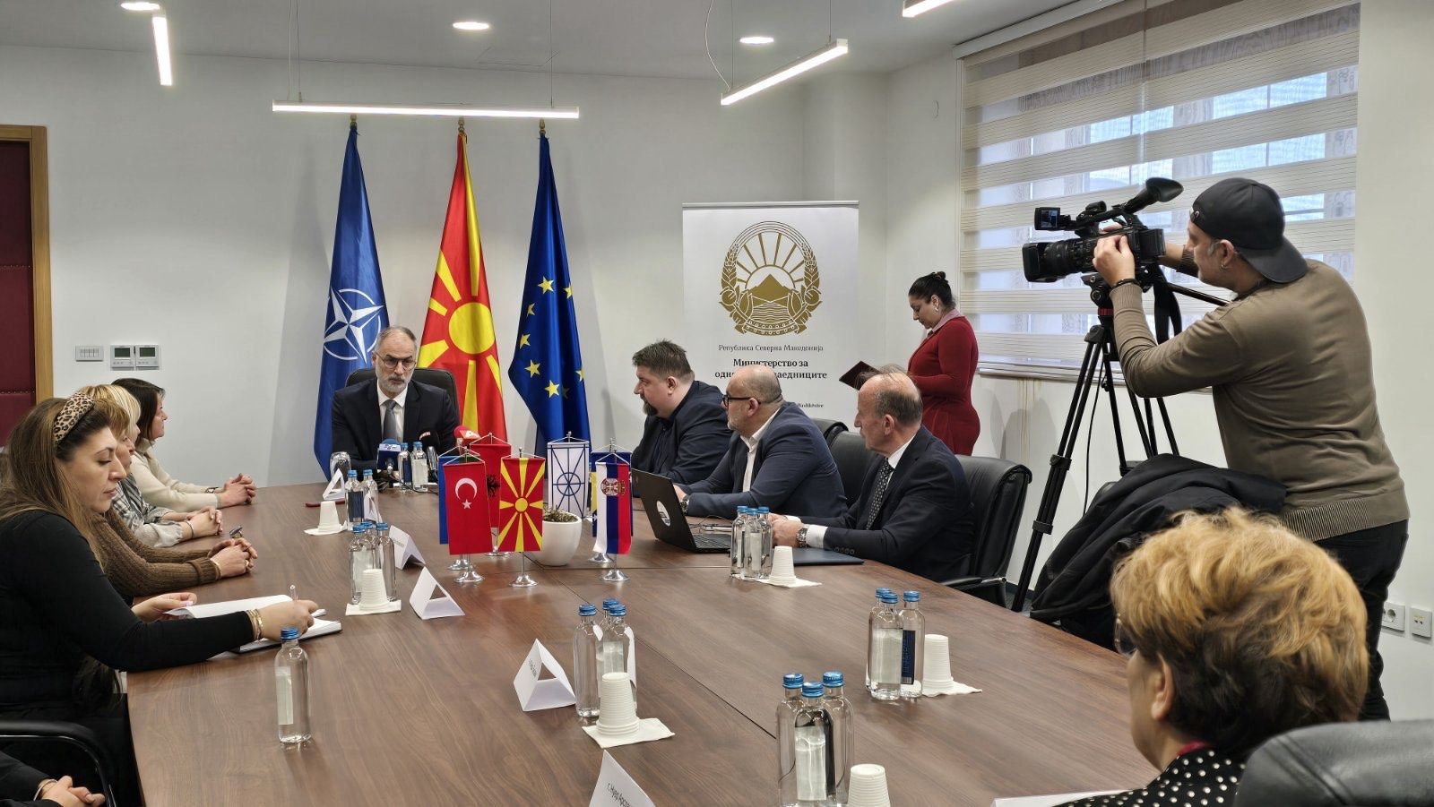 Министерството за односи меѓу заедниците организираше настан по повод Меѓународниот ден на мајчиниот јазик