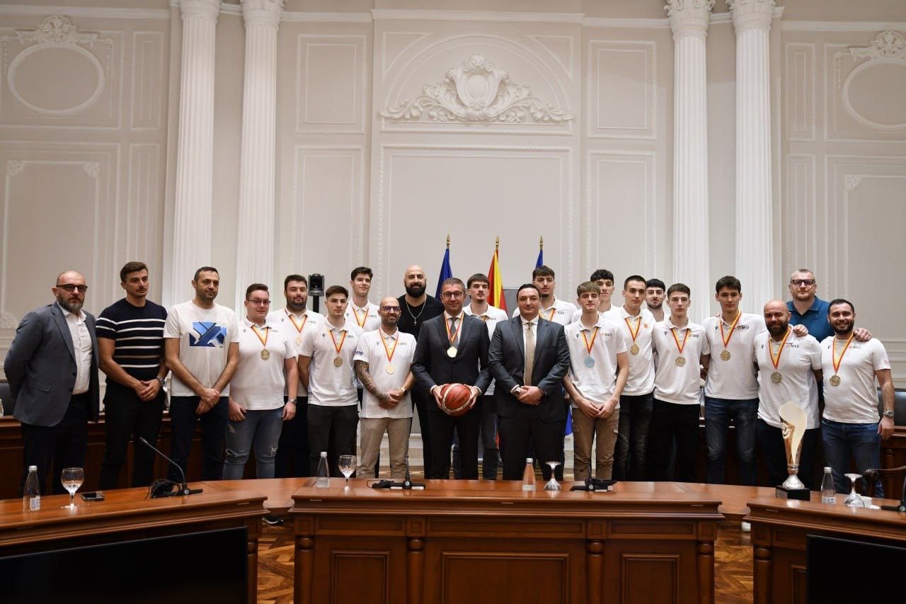 Mинистерството за спорт ќе ја исплати премијата од 3 милиони денари на македонската младинска кошаркарска репрезентација за првото место на еп (у18) од б дивизија