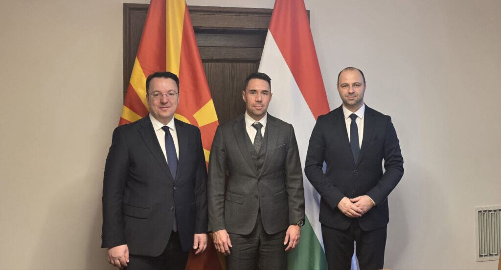 Министрите за одбрана и транспорт и врски Мисајловски и Николовски во работна посета на Унгарија