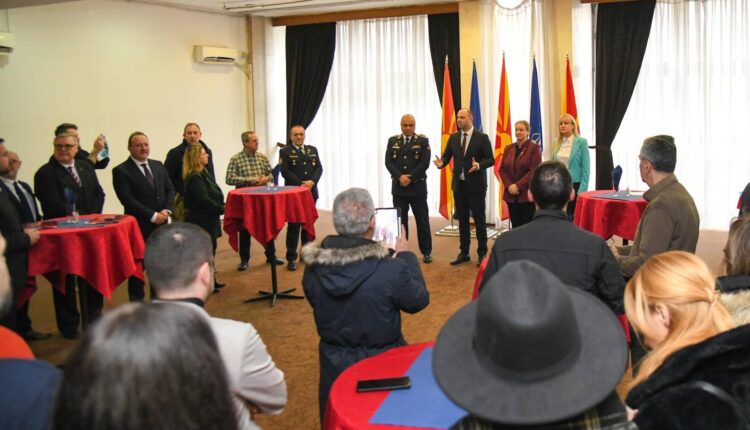 Мисајловски отворено и транспарентно со претставниците на медиумите, најава за подмладување на Армијата во 2025 година со 300 нови професионални војници