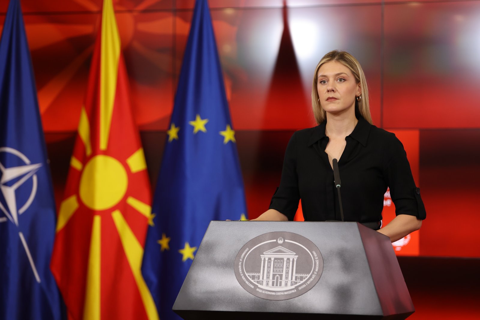 Митева: Една официјална сметка за донации со Црвен крст, обезбедуваме превоз и сместување на семејствата на повредените кои се хоспитализирани во други земји