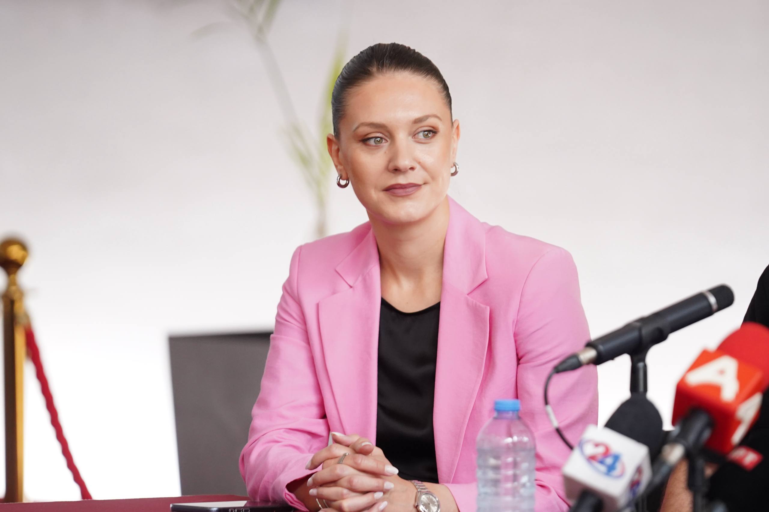 Митева: Над 120 македонски уметници ќе бидат дел од проектот за одбележување на 35 години независност на Македонија