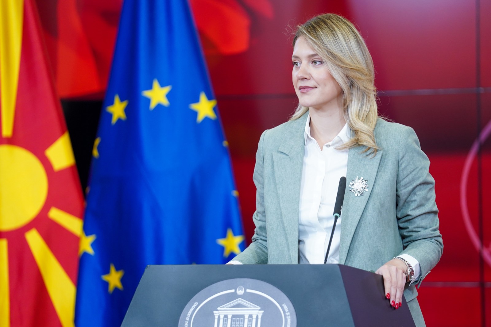 Митева: Носиме мерки што даваат директен ефект врз цените, течниот нафтен гас - плин намален за 5 денари по литар