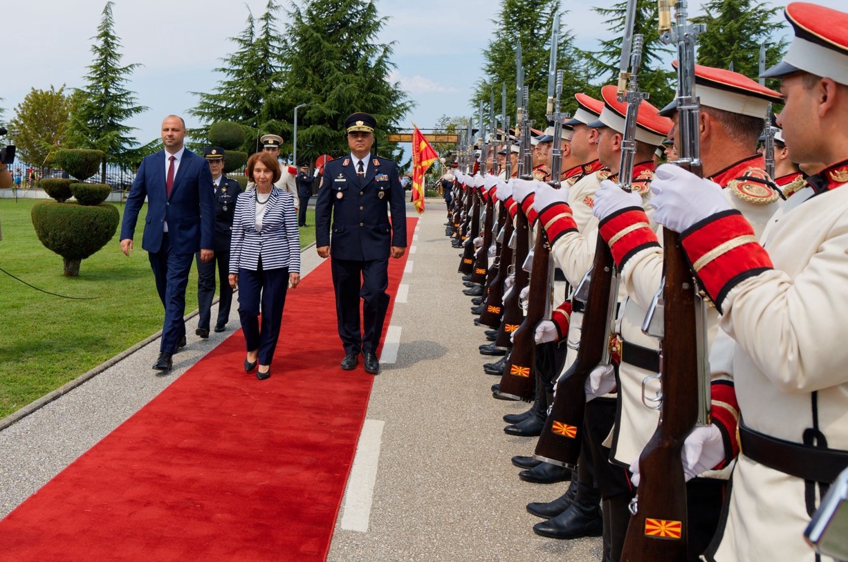 Mисајловски на централната свеченост за одбележување на Денот на Армијата во Охрид: Армијата е чувар на суверенитетот, столб на стабилноста