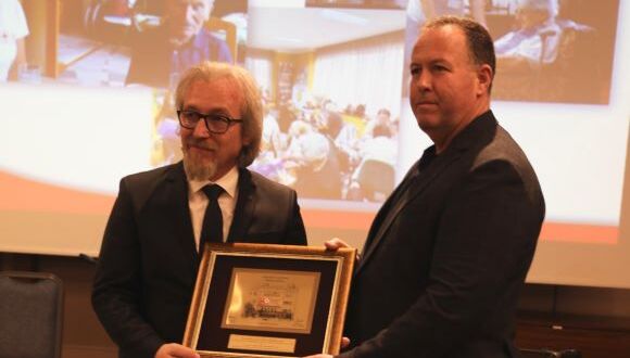 На министерот Лимани му беше врачена јубилејна плакета од Црвениот крст 