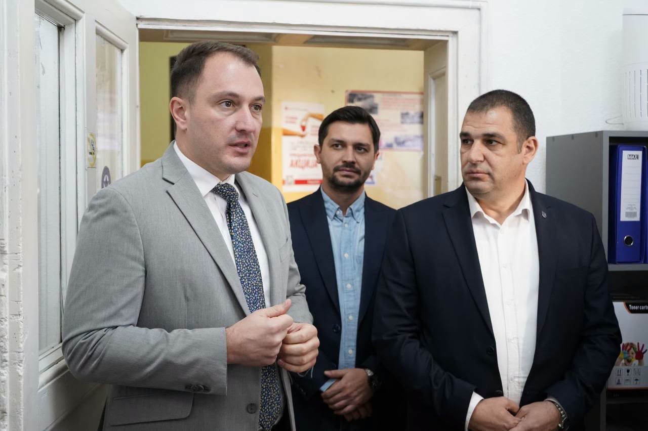 Андоновски: Нашата цел е електронските услуги да стигнат до секој граѓанин