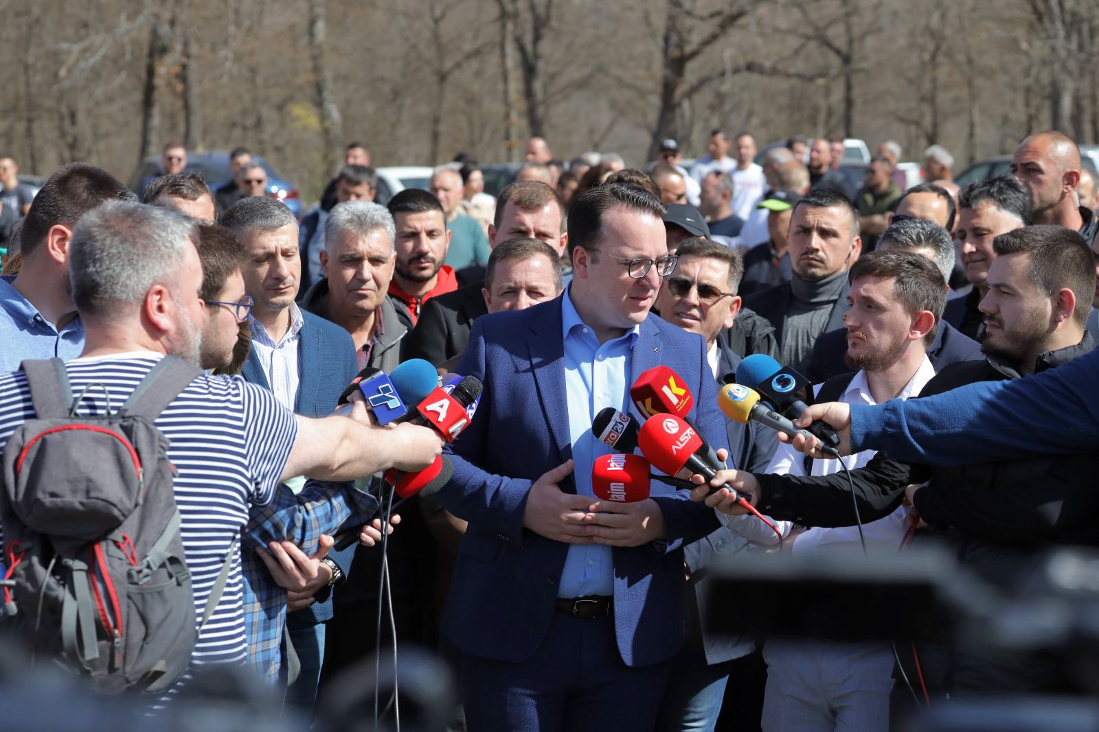 Николоски: Даваме силна поддршка за Студеничани, преку Министерството за транспорт ги подобруваме патиштата во општината