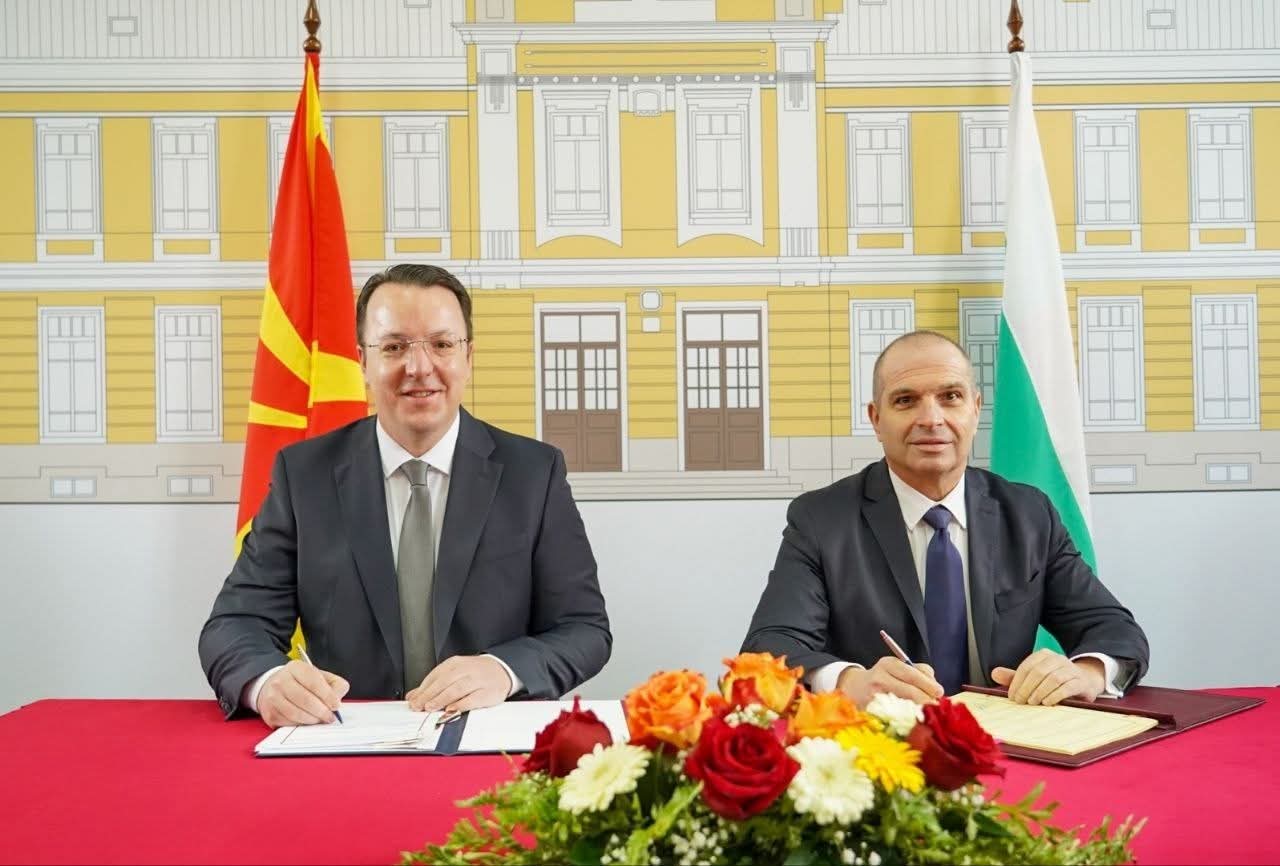 Николоски: Го потпишавме договорот за изградба на заедничкиот пограничен тунел со Бугарија. Железничкиот коридор 8 има стратешко, економско и безбедносно значење за Балканот и Европа