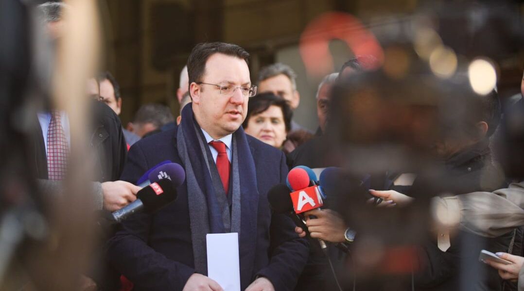 Николоски: Како што ветивме од денеска го пуштаме првиот воз за Куманово, ќе се патува за 41 минута