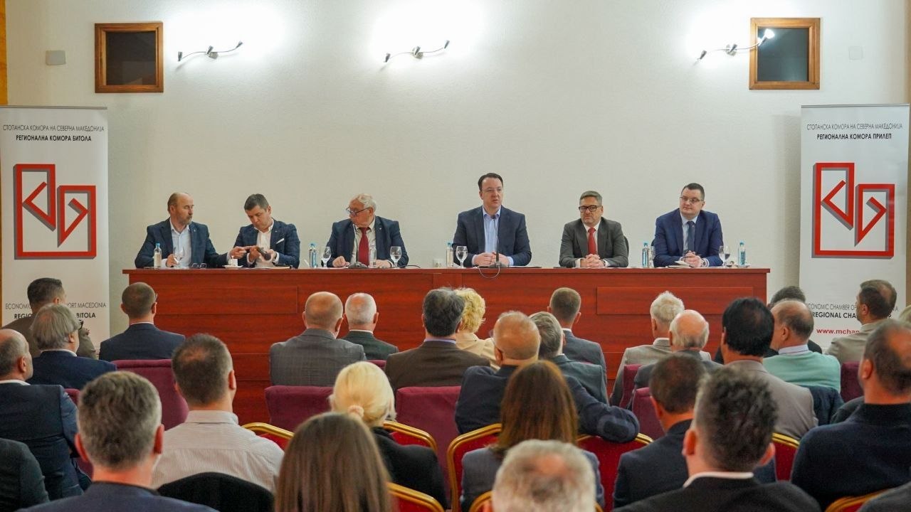 Николоски на средба со стопанствениците од Пелагонискиот регион. Во Пелагонија се случува инфраструктурен бум, автопапт Прилеп-Битола ќе го завршиме пред рокот, работиме на обиколница Прилеп и на други крупни инфраструктурни решенија