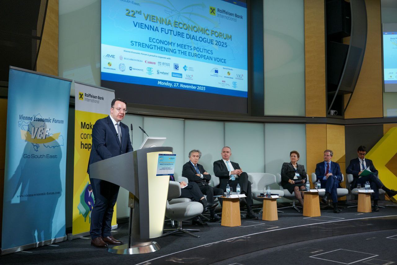 Николоски од Виенскиот економски форум: Македонија ги започнува стратешките проекти на транспортните Коридори 8 и 10. Ја избравме Европа за партнер во реализацијата, инвестираме неколку милијарди евра во капитални проекти.