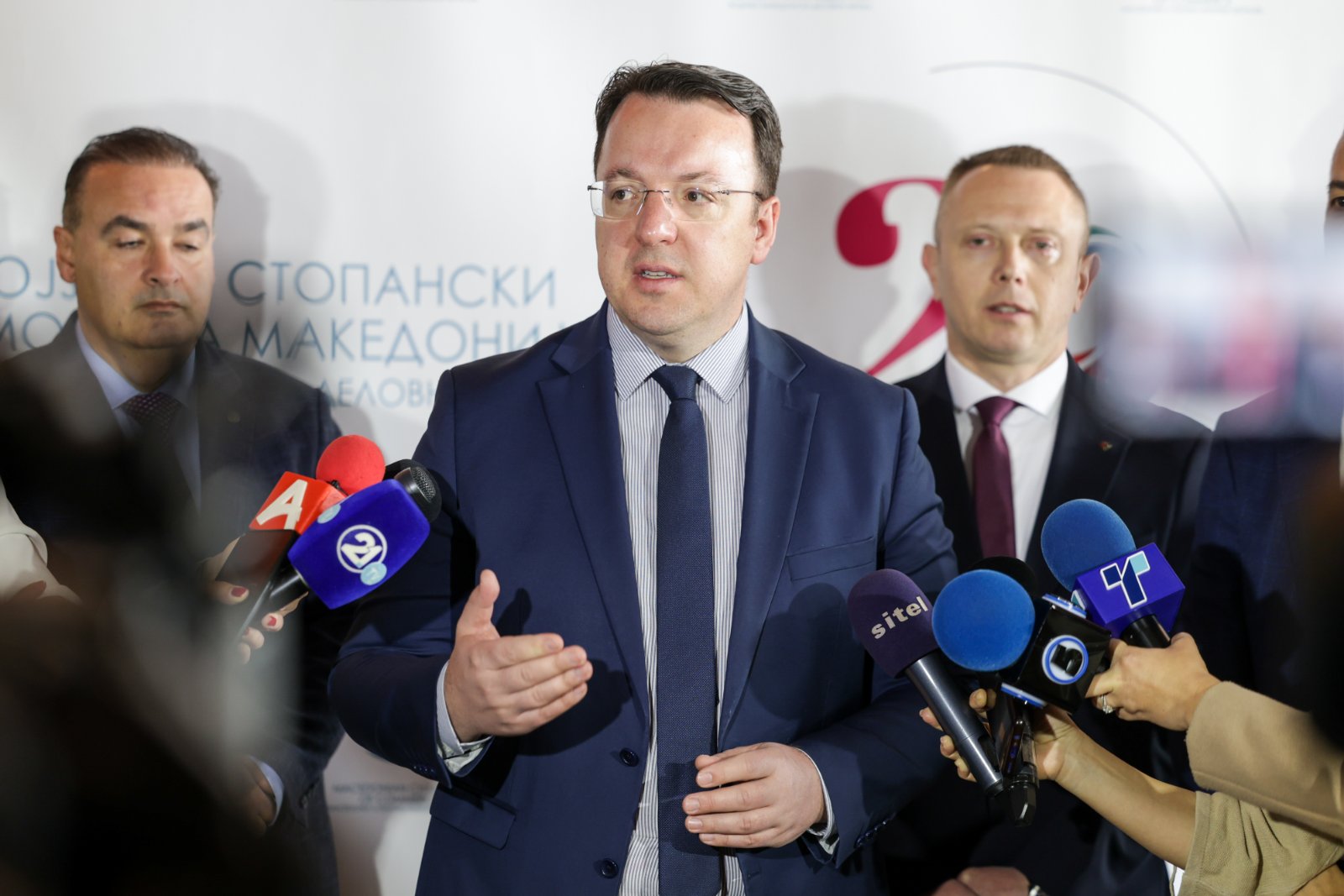 Николоски: Проектот „Купи куќа за млади“ стартува од следната година