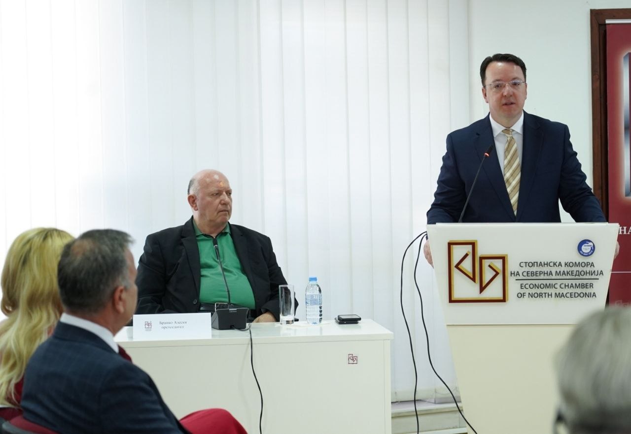 Николоски за стратешката иницијaтива на САД “ Три мориња”: Македонија да се приклучи на иницијативата заради геостратешкиот интерес на државата. Коридорите 8 и 10 и даваат економска предност и безбедност во регионот