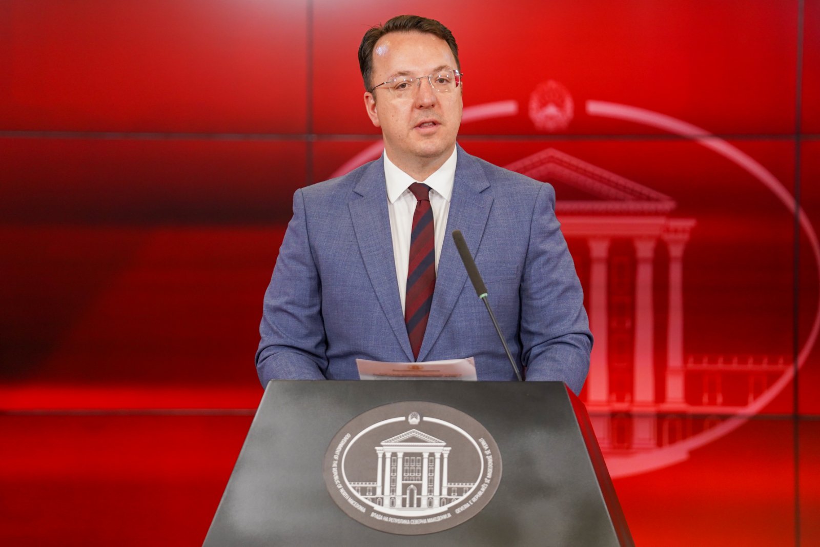 Николоски: Започнуваме активности за целосна реконструкција на пругата од Скопје до Кичево