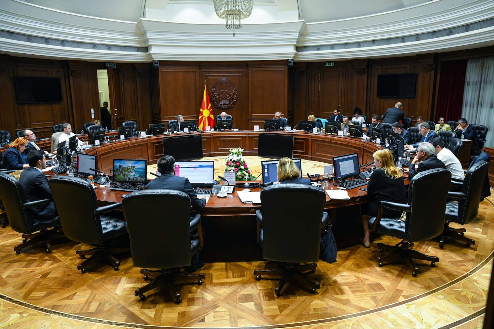 Oд 15. и 16. владина седница: Уште еден чекор кон унапредување на статусот на специјализантите – одлука, нивните права и обврски да се уредат со закон