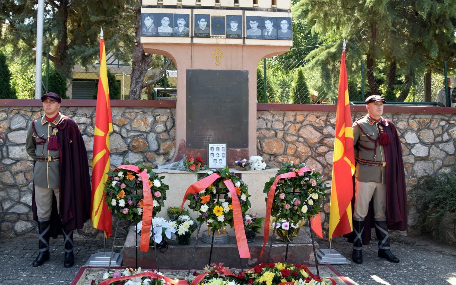 Оддадена почит на загинатите припадници на Армијата кај Љуботенски бачила