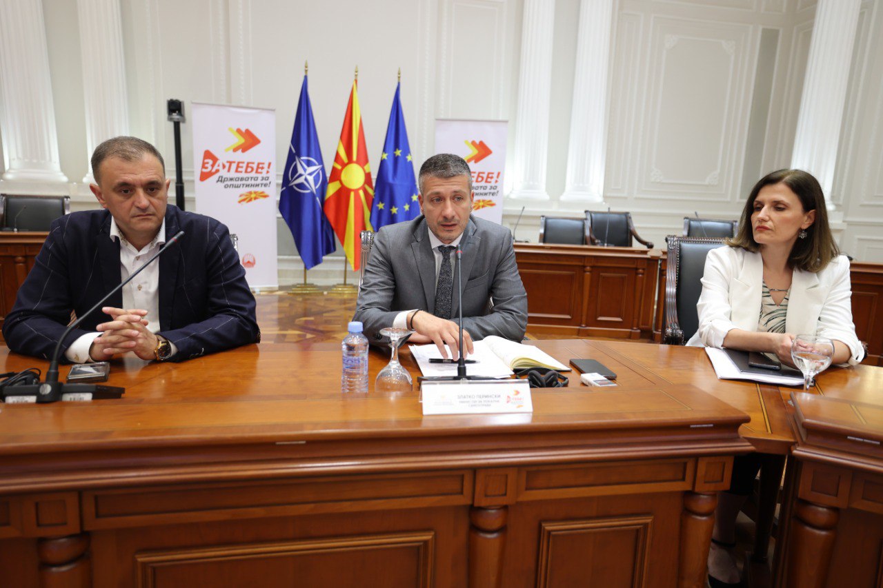 Перински на состанок со градоначалниците од Југоисточниот плански регион: Локалните власти ќе имаат спремни проекти, во Гевгелија ќе се реконструира чаршијата, нова канализациона мрежа во Василево, а во Радовиш целосна реконструкција на старата стоковна
