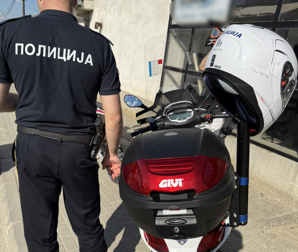 Пет лица се лишени од слобода од кои еден малолетник во акциска контрола на Мобилната единица на МВР, изречени се вкупно 27 мерки