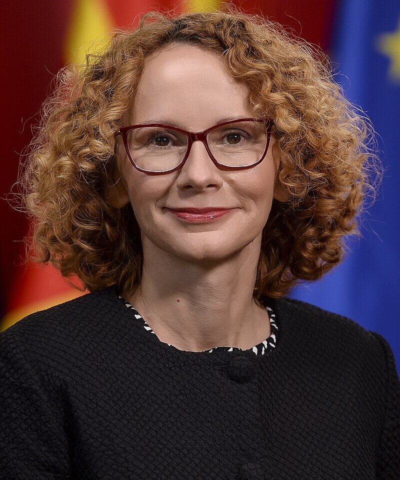 Радмила Шекеринска