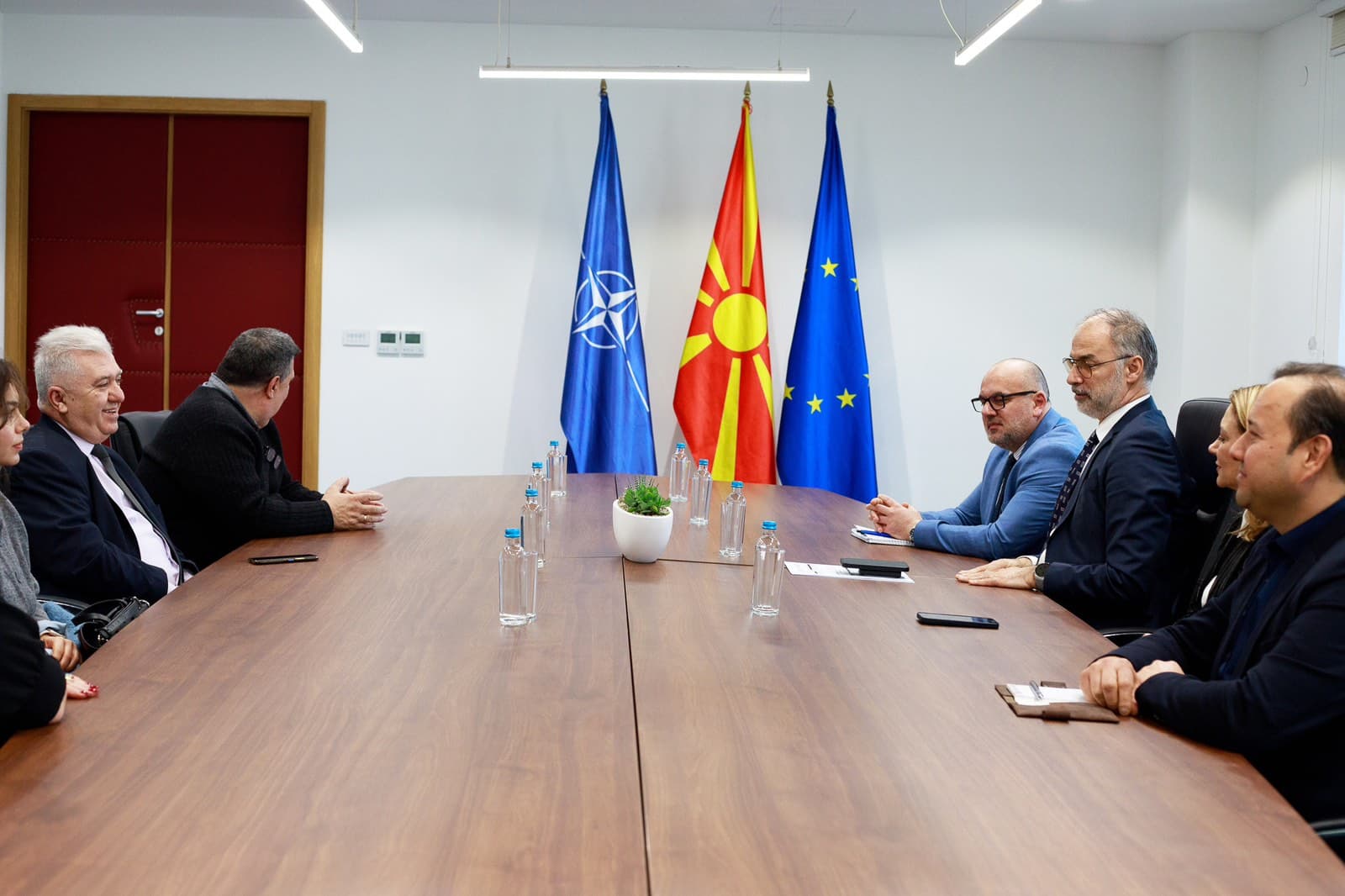 Потпретседателот и министер Стоилковиќ оствари работна средба со Бејзароски од КСЗД