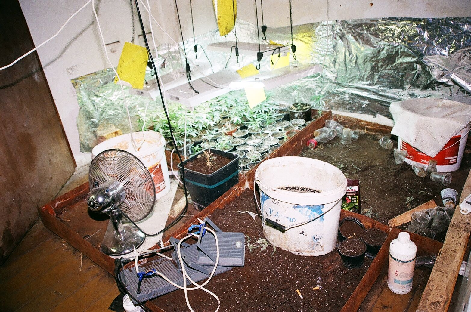 Претрес Неготино, откриена е импровизирана лабораторија за производство на дрога и психотропни супстанци, кривична пријава и притвор против едно лице