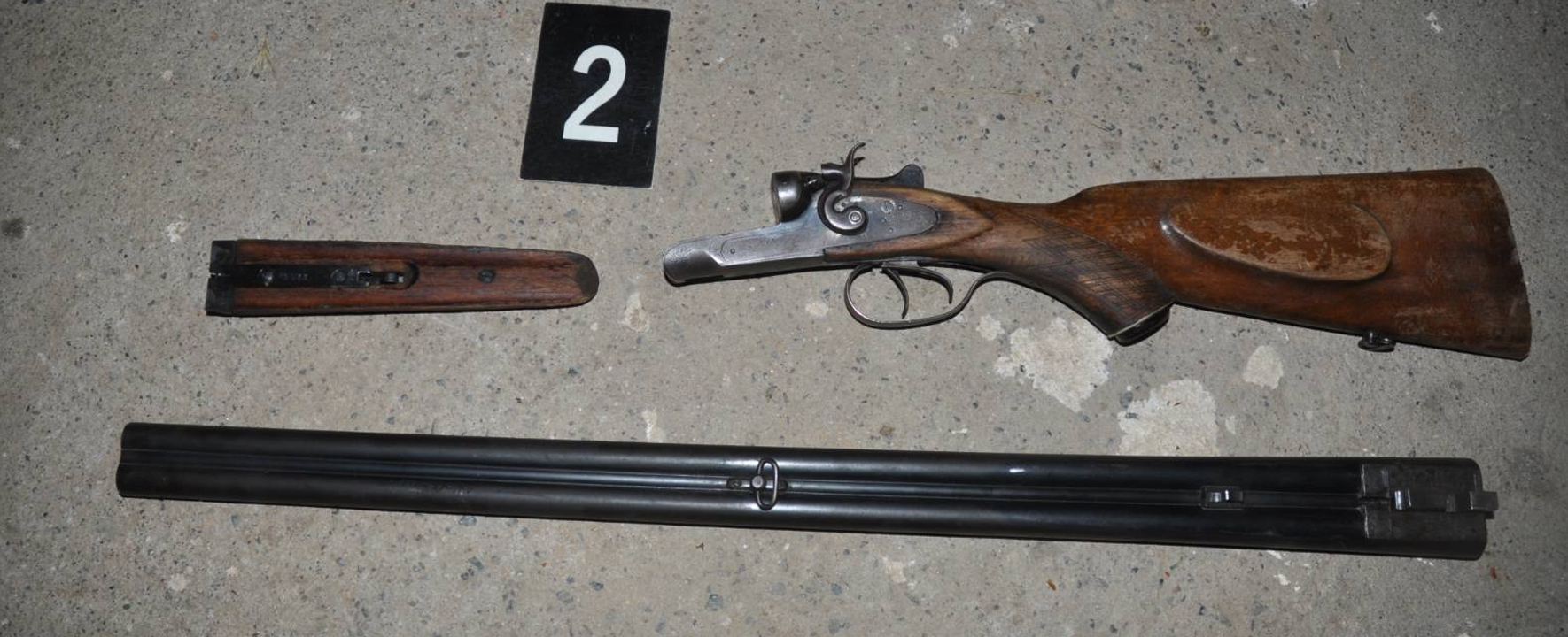 Претрес во битолско, пронајдено оружје и муниција, приведено едно лице