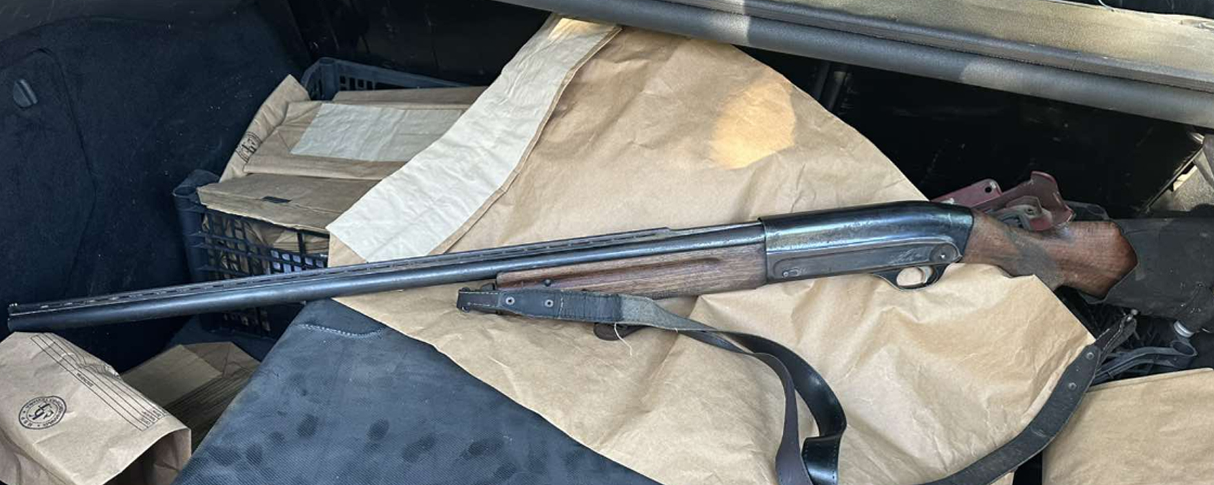 Претрес во Демир Хисар, пронајдено оружје, лишено од слобода едно лице 