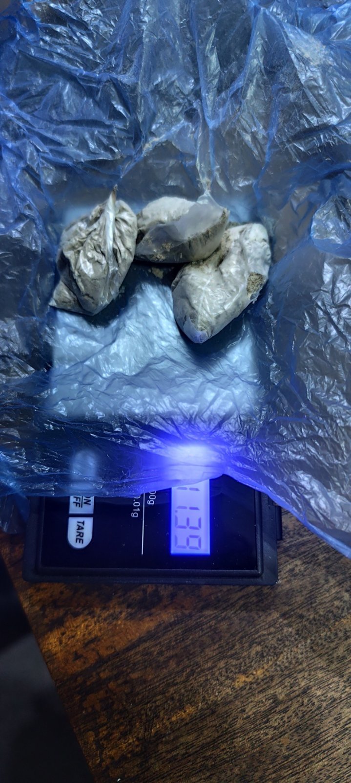 Претрес во Гостивар, пронајдена дрога, лишено од слобода едно лице