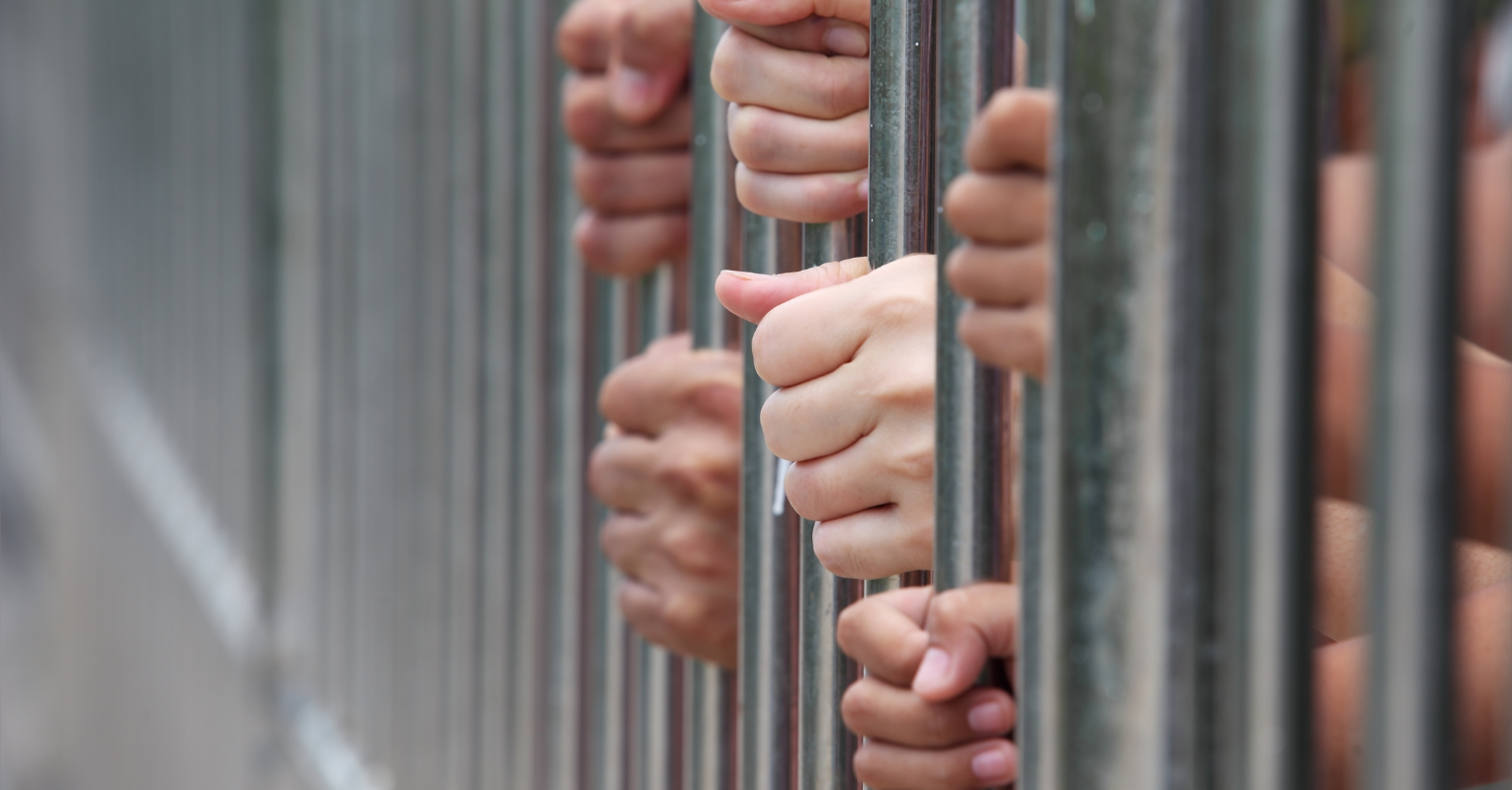 Претрес во Кавадарци и Велес, пронајдена дрога, лишени од слобода три лица