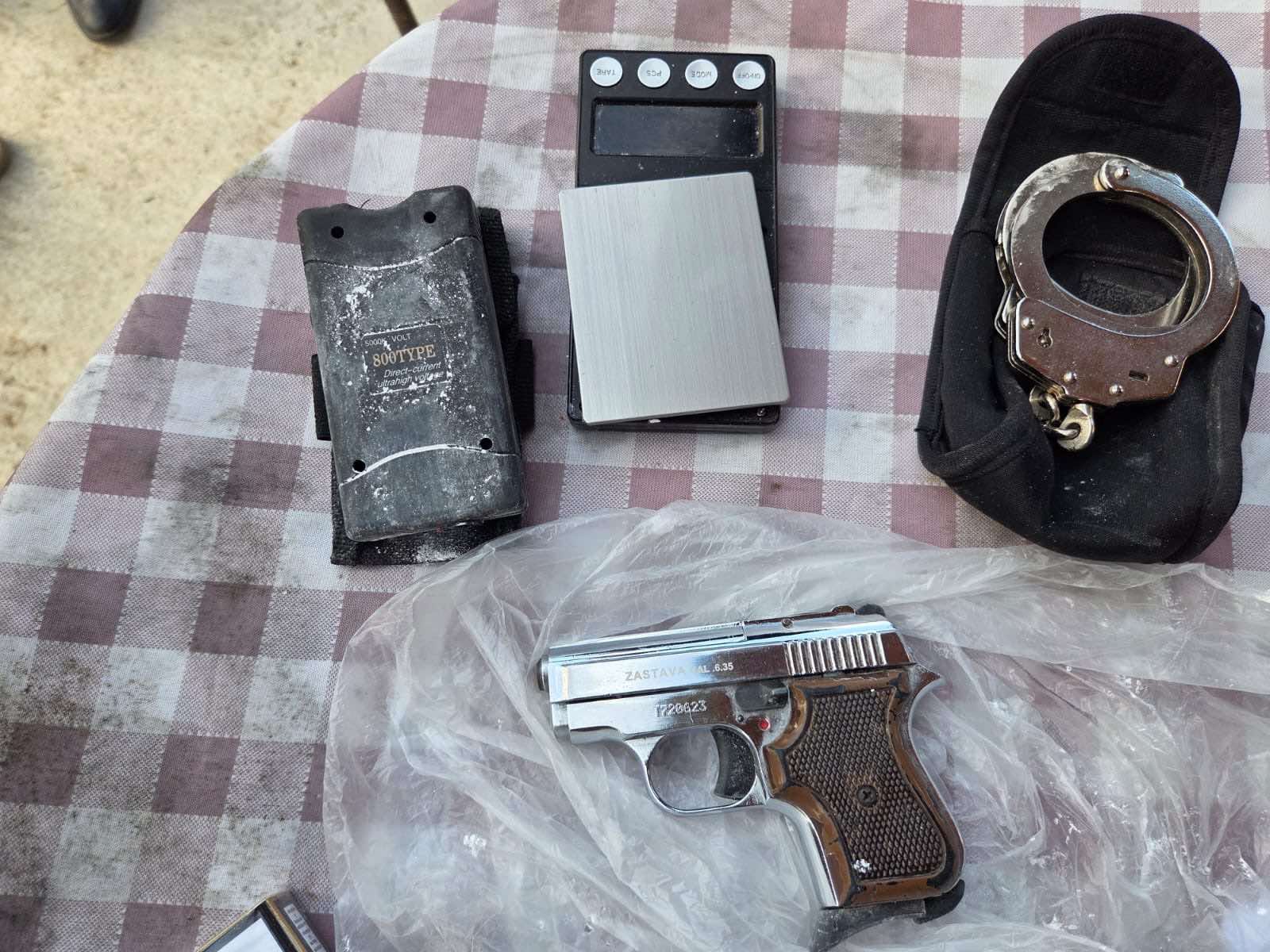 Претрес во село Војник, Општина Старо Нагоричане, пронајден пиштол и други предмети, лишено од слобода едно лице 